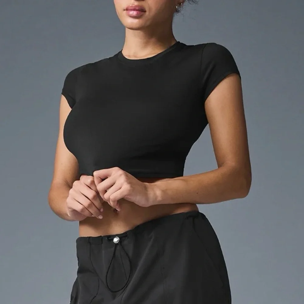 Brand New- Alosoft Crop Finesse Short Sleeve in Black 🖤 - Picture 13 of 14